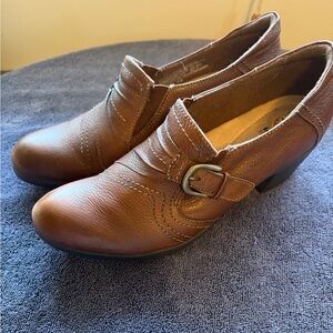 Earth Spirit Brown Heeled Boots